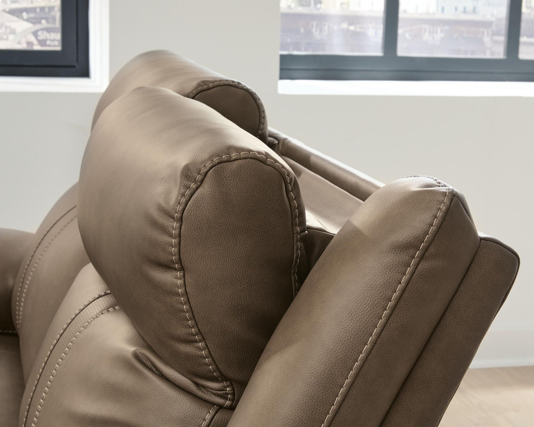 Max-Momentum Power Reclining Sectional – Biscotti