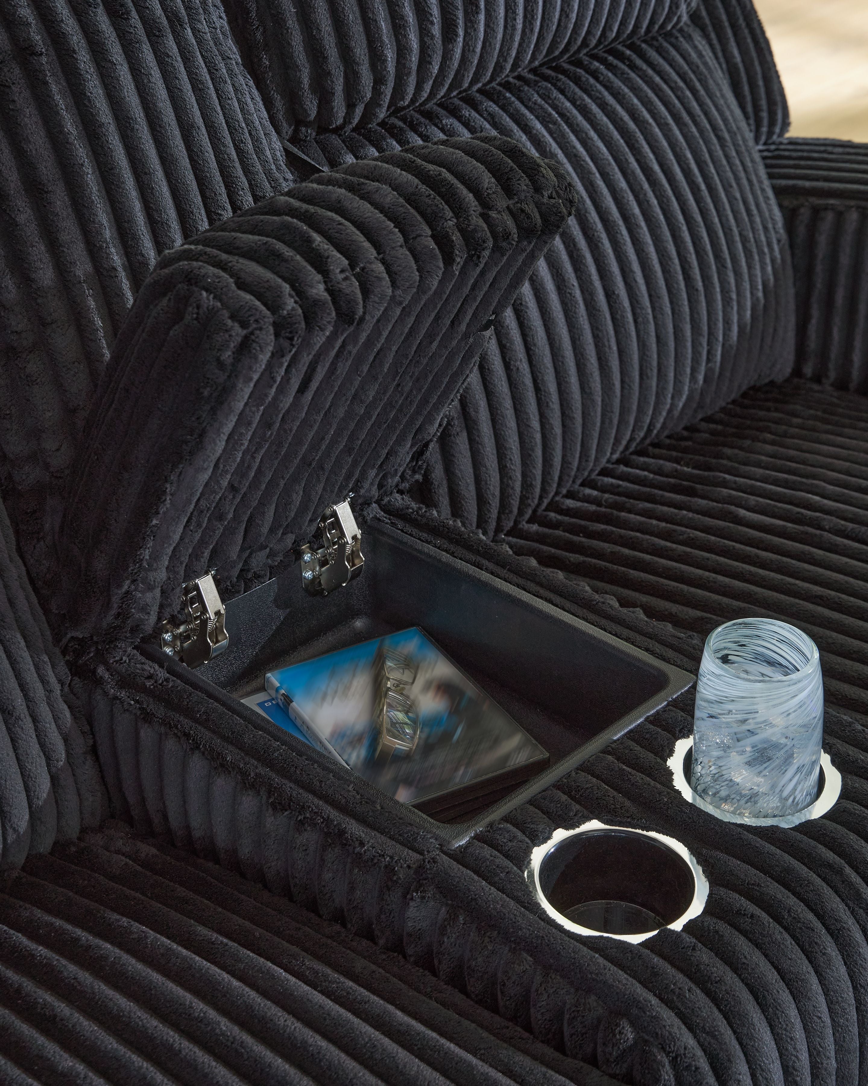 Forest Lake - Power Reclining Loveseat With Console / Adjustable Headrest